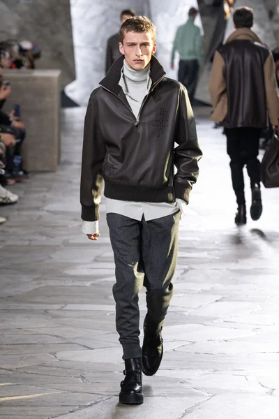 Look 29